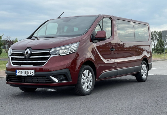 Renault Trafic Long         9-osobowy 